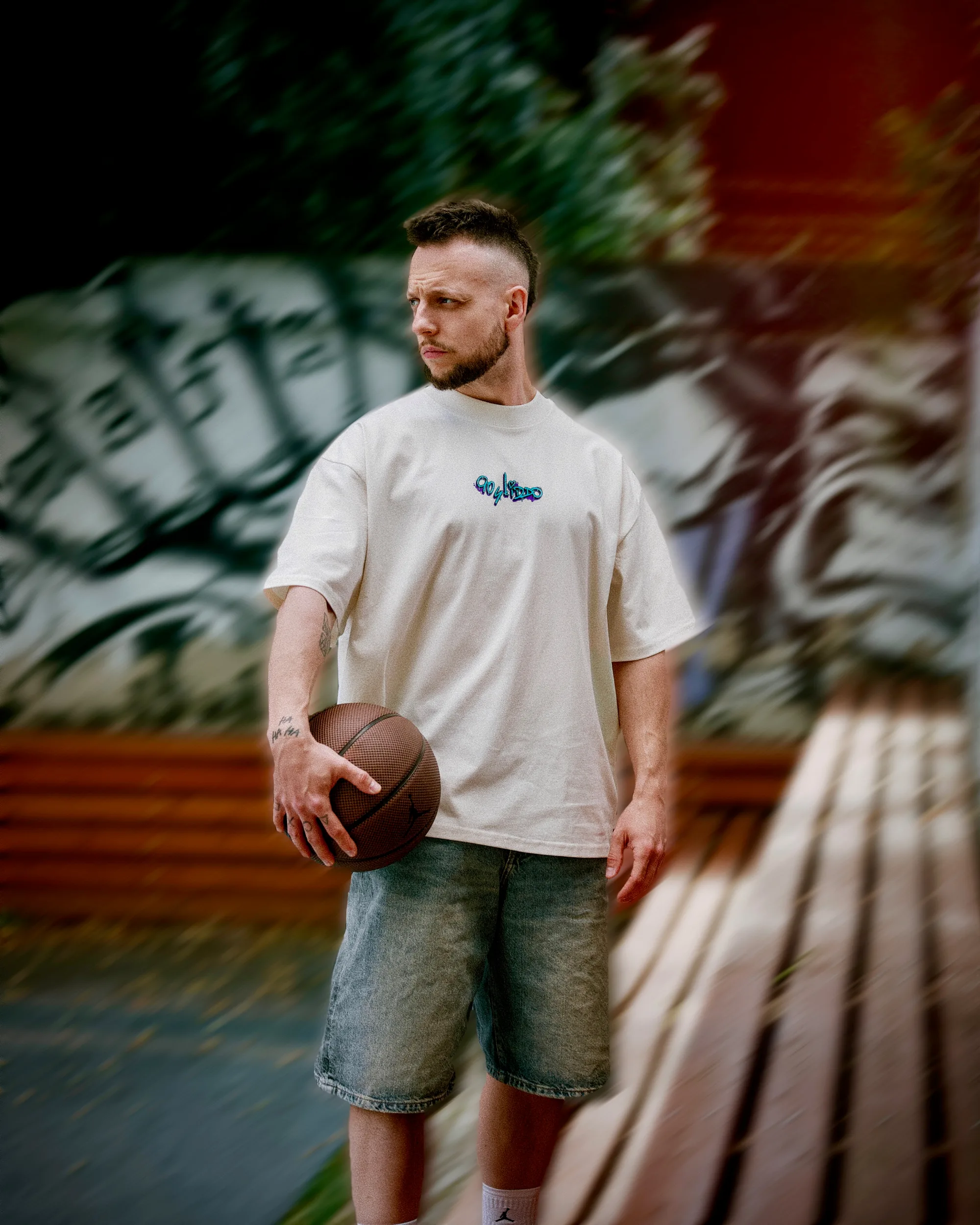 90skiddo Tee na hřišti